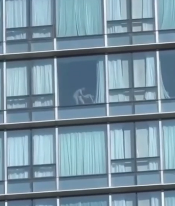 吃瓜-做#爱，不拉窗帘