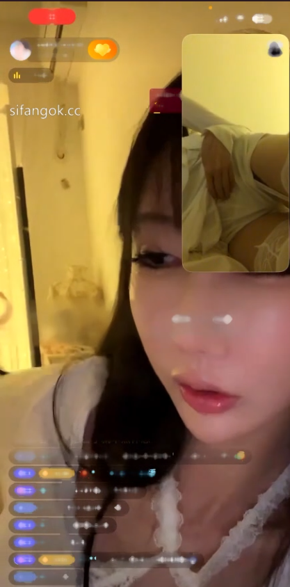 【老湿机吃瓜】抖音 白予 上面正常直播 下面露点 极品美女顶级身材