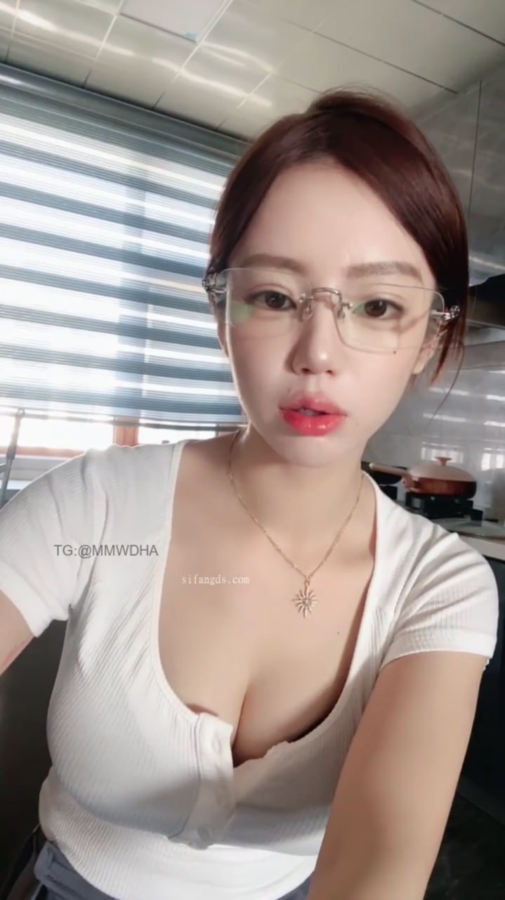 【老湿机】美美子 国产知性眼镜高颜值主播！差点以为韩国人，脸蛋起飞专用，大活稍少但值得！